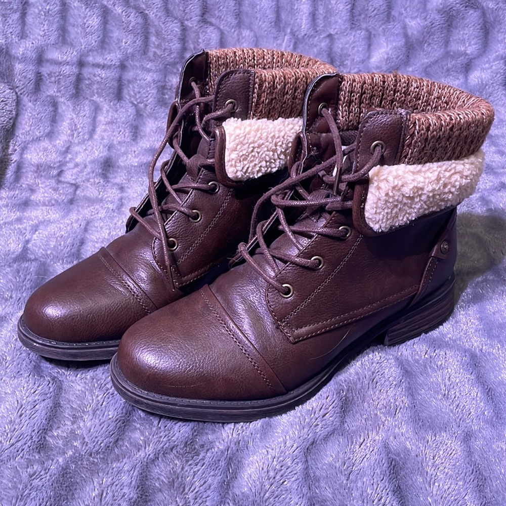 Like new cute boots